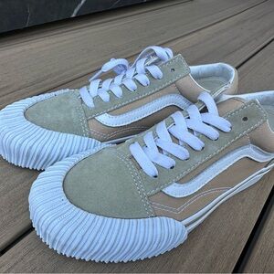 Vans old Skool’s bumper in Incense color. Brand new!